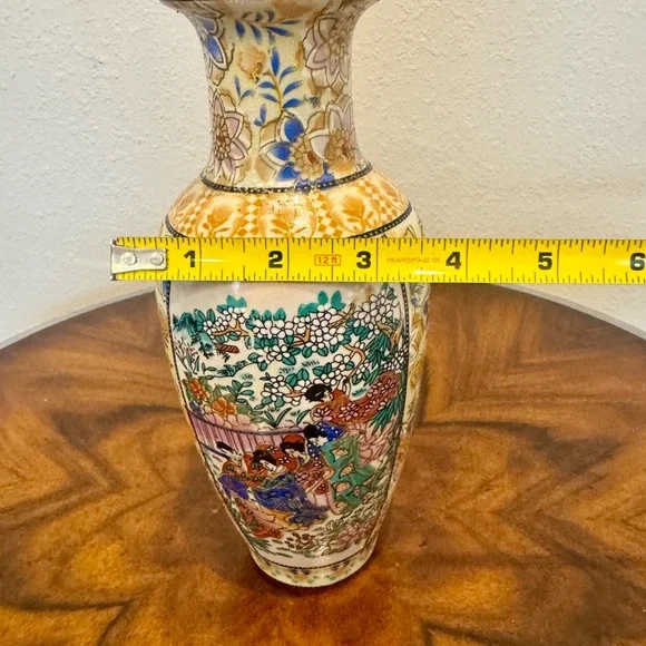 Japanese Satsuma Geisha Girl Porcelain Vase 9 1/2 Inches - Picture 7 of 10